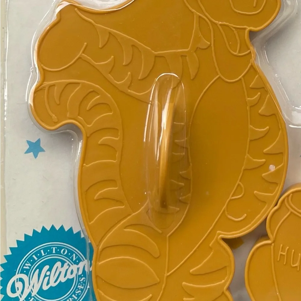 Wilton‎ Disney Cookie Cutter Set of 4 Winnie the Pooh Eeyore Tigger Piglet New